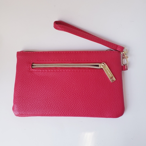 Liz Claiborne Red Phone Charging Wallet - Picture 2 of 12
